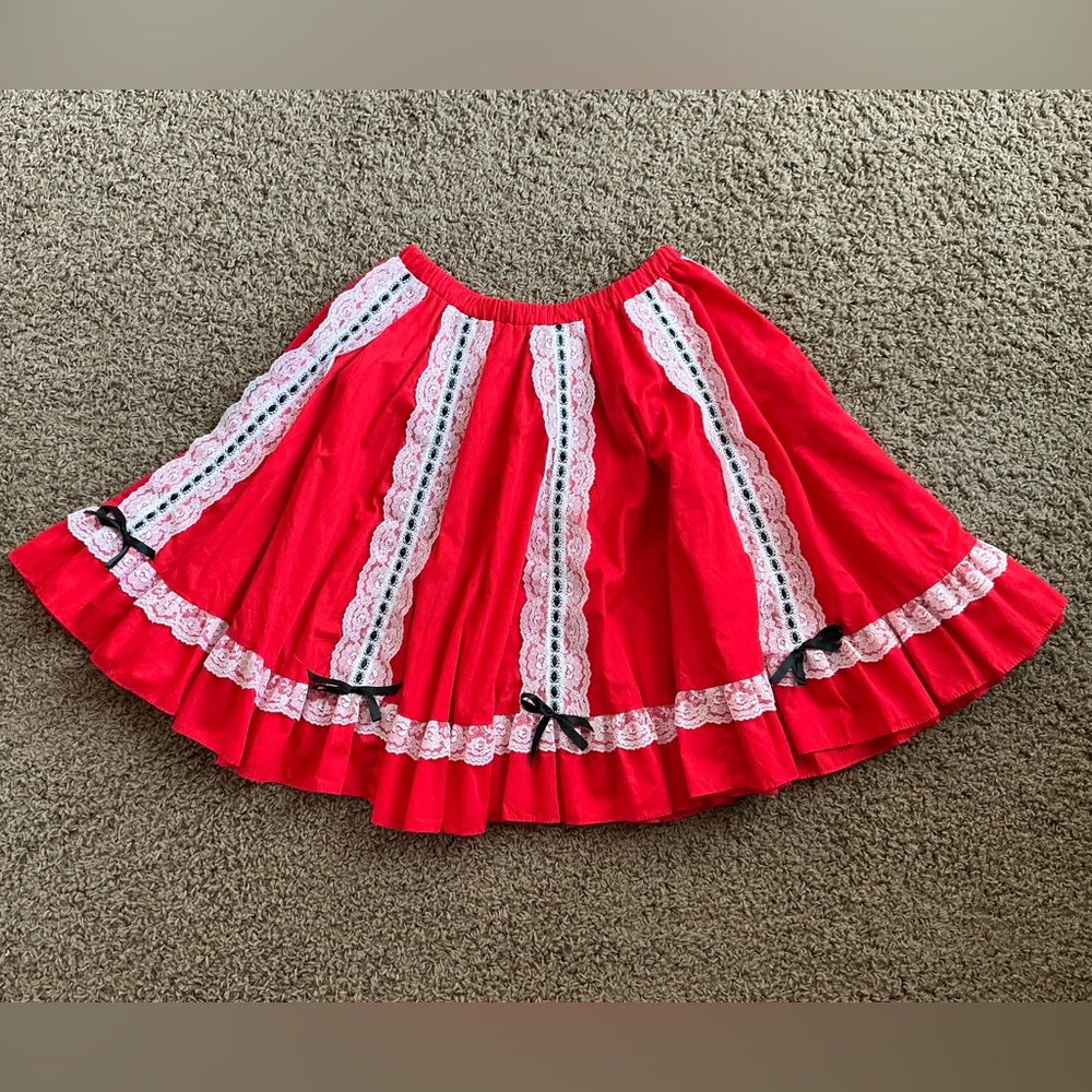 Vintage Red Circle Skirt, Lace & Bows, Medium-Large, Dolly, Grunge, Square Dance - Picture 6 of 8